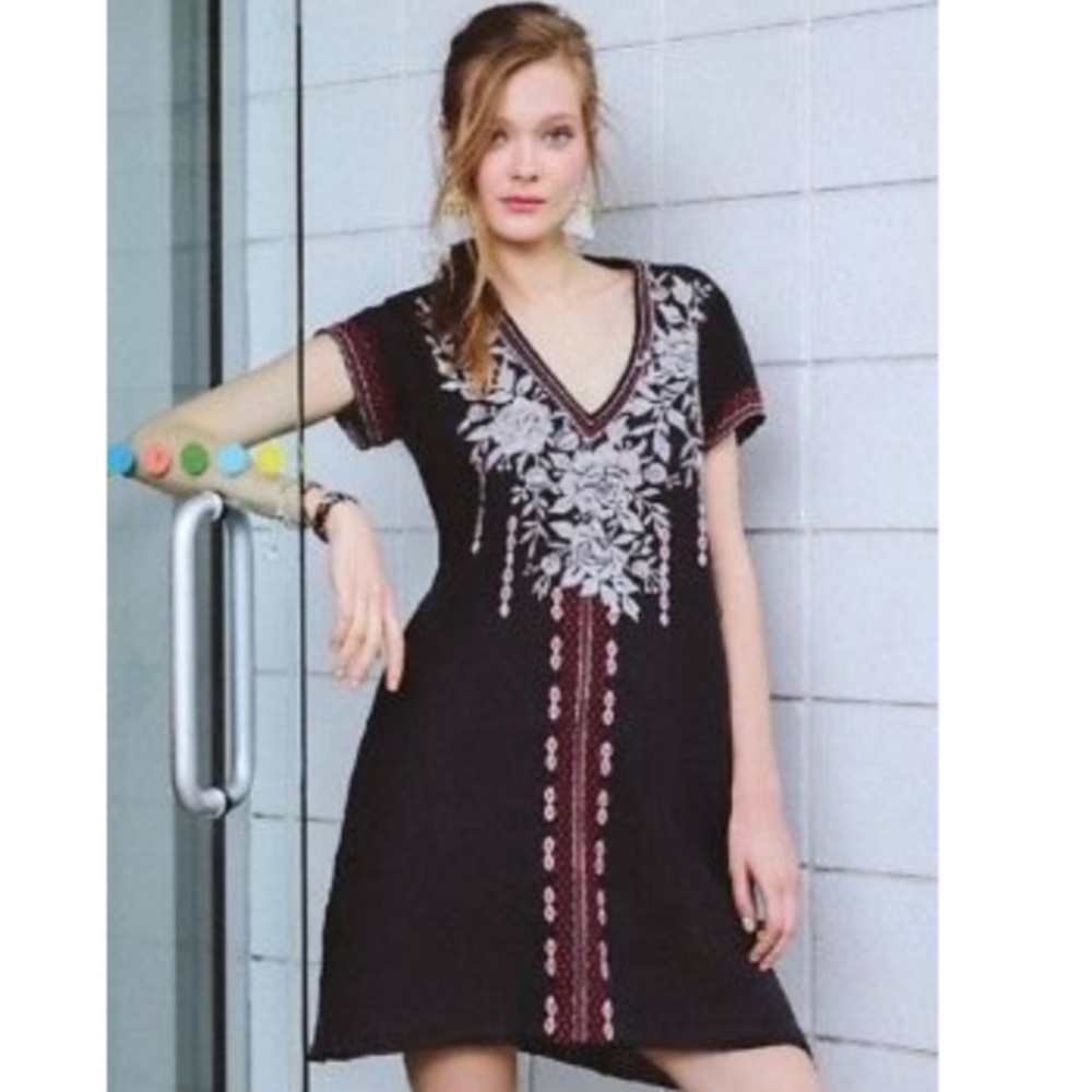 Johnny was SURYA DRAPE TUNIC DRESS